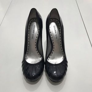 Gianni Bini Navy Patent Leather Pumps Size 7.5